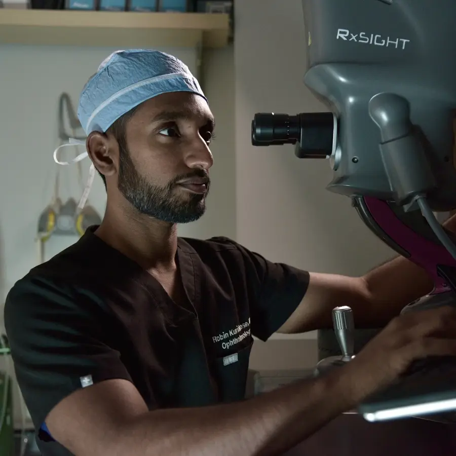 Dr. Robin Kuriakose at the laser in Optima Eye's surgery centre.